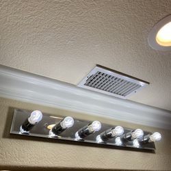 Vanity Bulb Light Bar