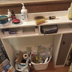 Bathroom shelf