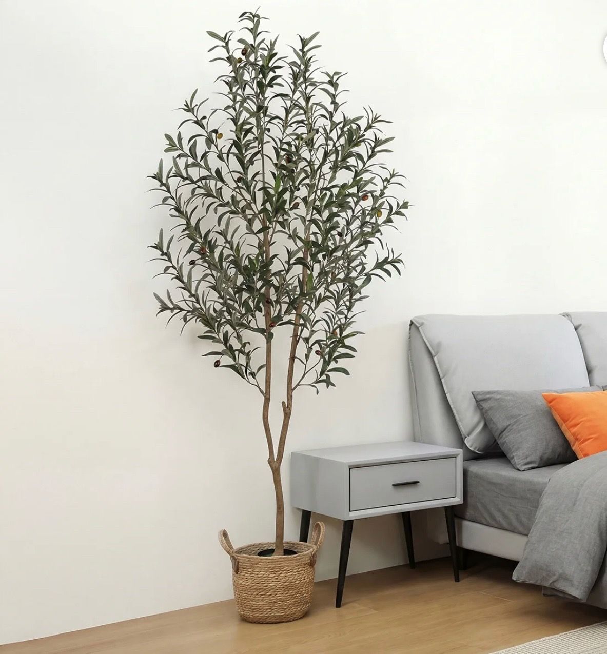 Pretty artificial plant with Olive 🫒 6 ft tall ! Brand New