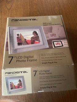 Pandigital 7" LCD Digital Photo Frame