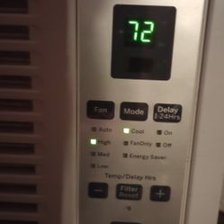 G&E 8000 BTU All Digital Air Conditioner