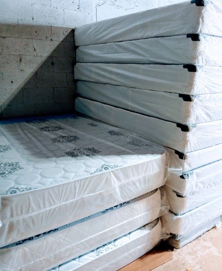 $200 Queen Pillow Top Mattress Only Brand New Free Delivery Same Day