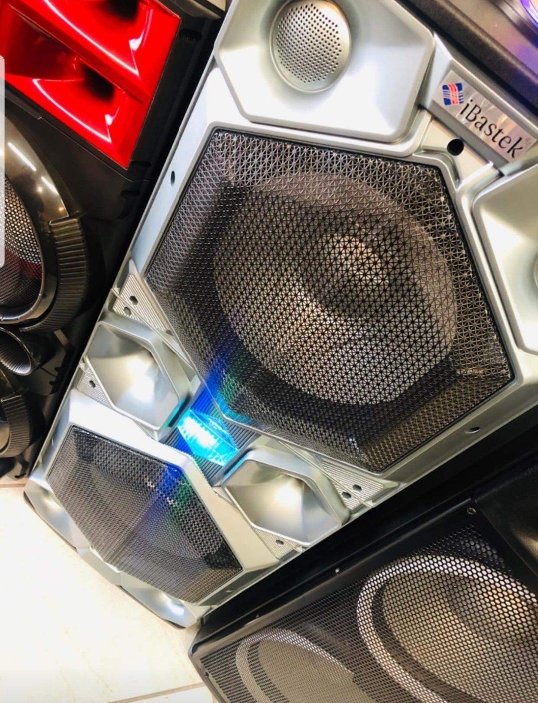 BLUETOOTH KAREOKE SPEAKER DJ XBASS, SUPER LOUD 2X15INCH 14,500WATTS NEW WITH WARRANTY
