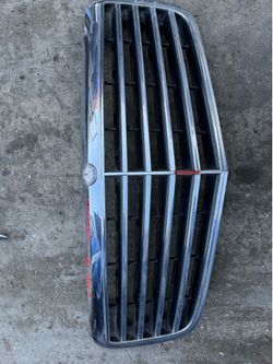 Grille forn2009 Mercedes Benz e350 grille
