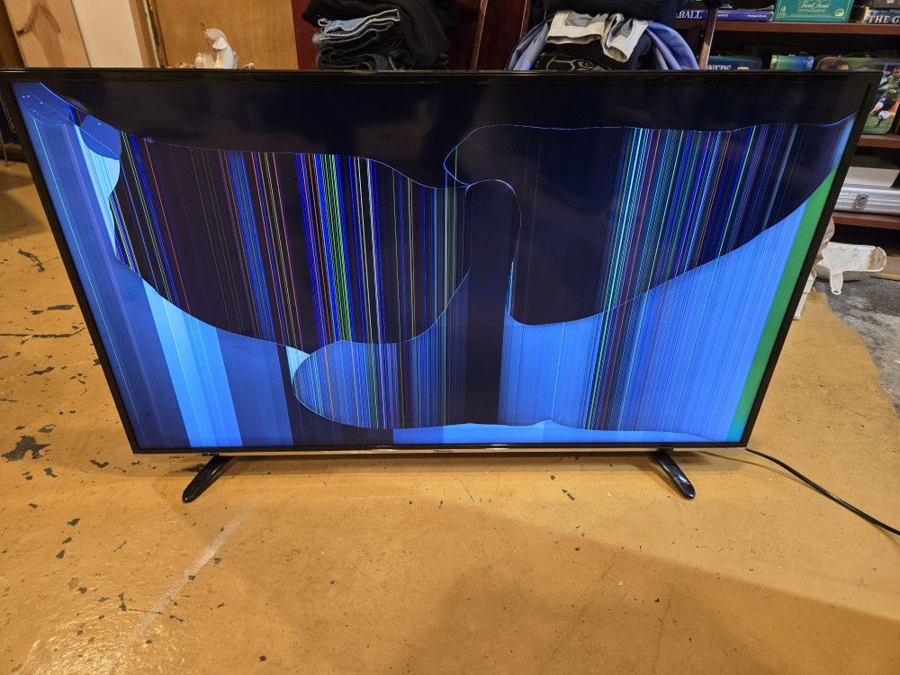 Hisense TV 43"