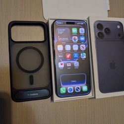 Apple iPhone 17 pro max 512gb unlocked deep blue like new %100 battery!!Price Firm!