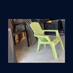 2 KIDS CHAIRS