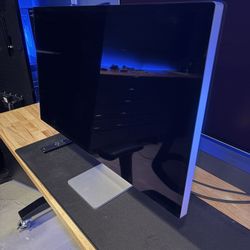 Apple Studio Display - Glossy Display