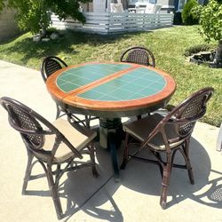 Vintage table And Chairs