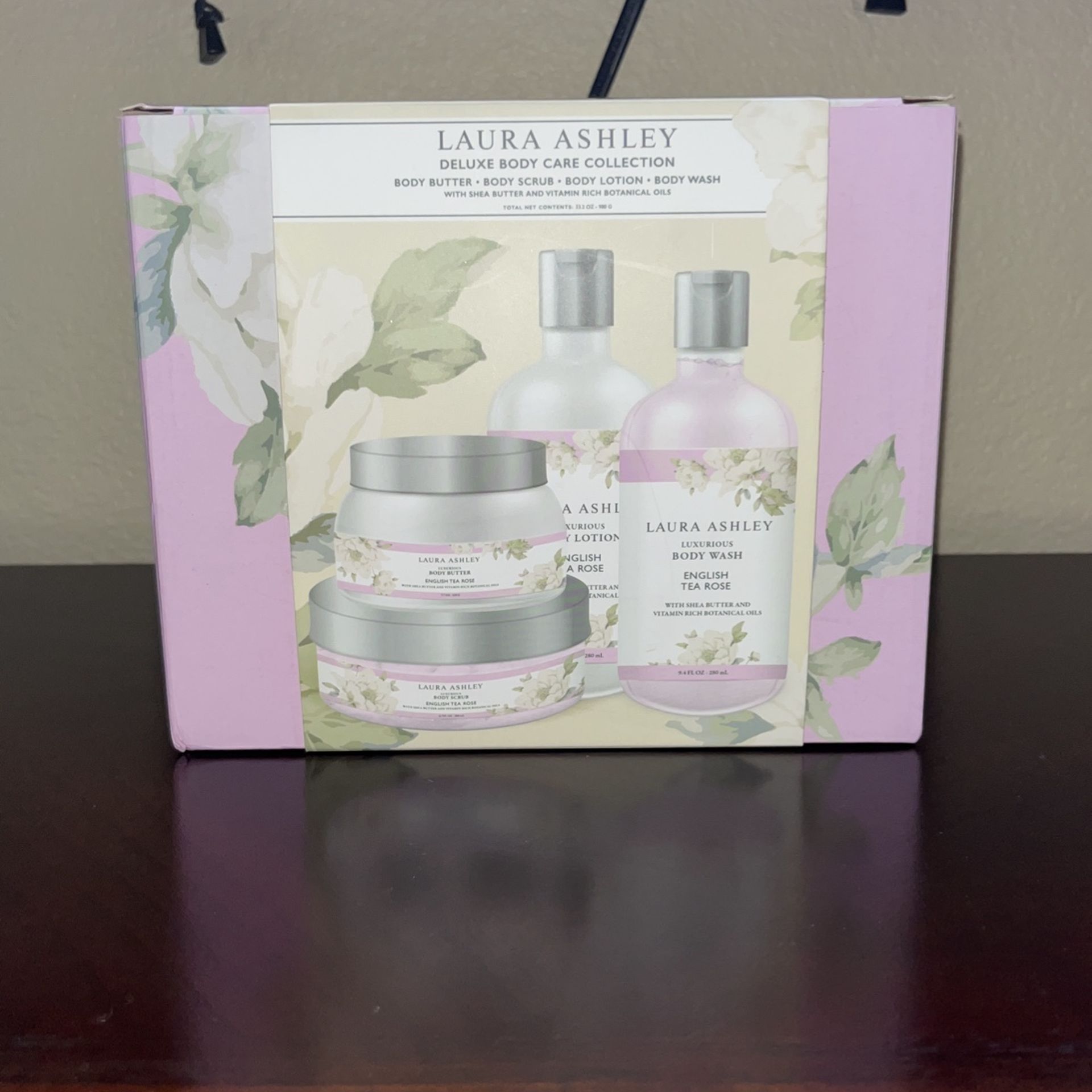 New Box Laura Ashley Body Care Set Scrub Lotion Body Wash English Tea Rose J39