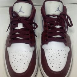 Nikes Cherry Wood Red Size 10 Men 