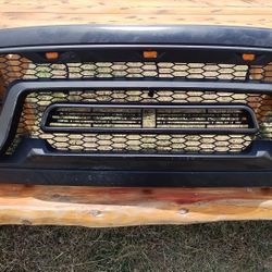 2009 Dodge Ram Grill