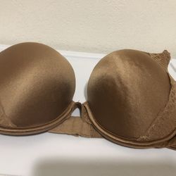 Maidenform -Underwire cups with lace embellishment on sides-38D/Cinnamon Butter (nude)