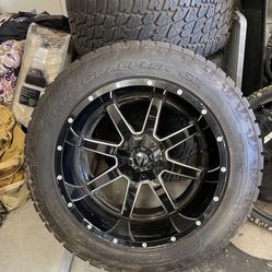 22in Fuel Rims And Tires 