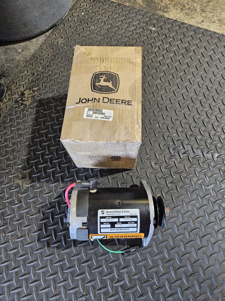 John Deere AM137931: Starter Motor, 12 Volts