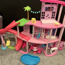Barbie Dream House New Condition