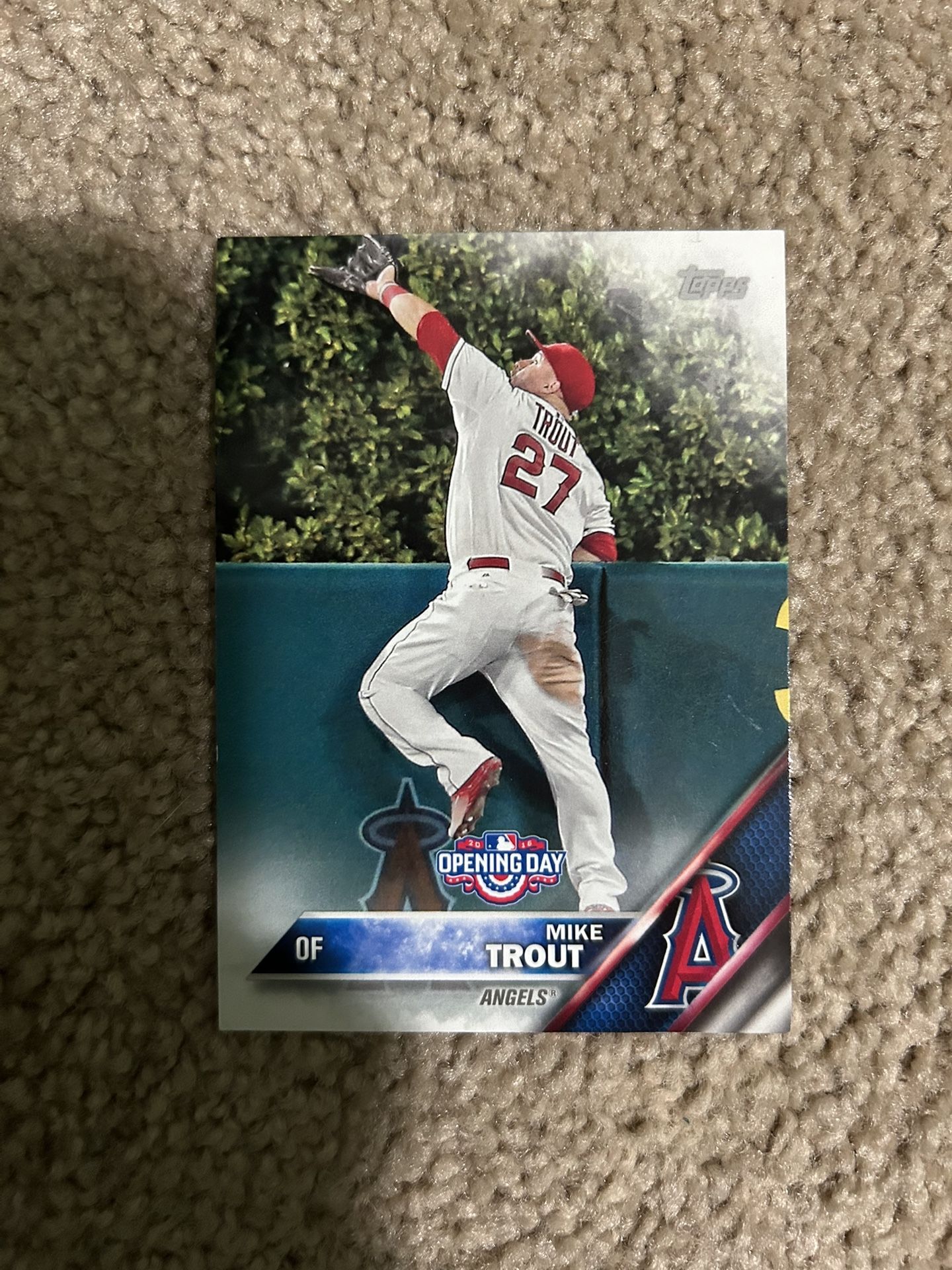 Topps 2016 Opening Day Mike Trout Baseball Card