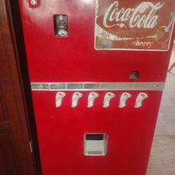 Vintage Coke Cola Machine