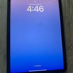 iPad Air - M1 - 5th Generation -256GB (cracked screen)
