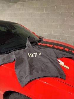 Essentials Iron 1977 Size S Sweatshirt