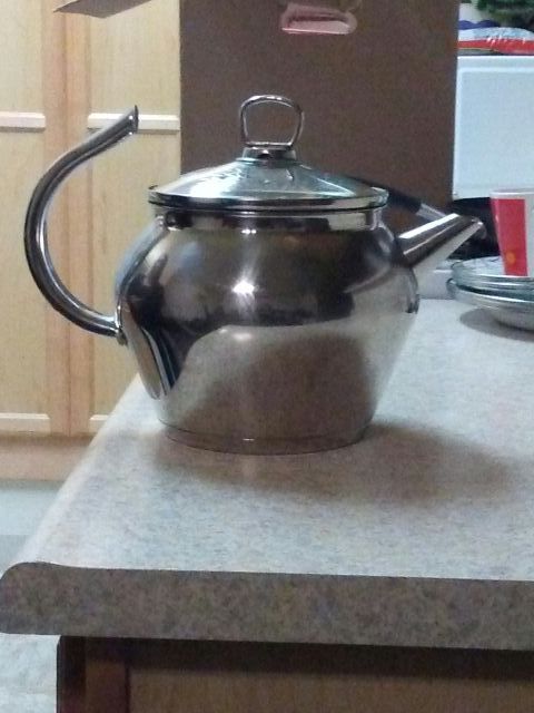 Primula Stewart Whistling Stovetop Tea Kettle for Sale in Chicago, IL -  OfferUp