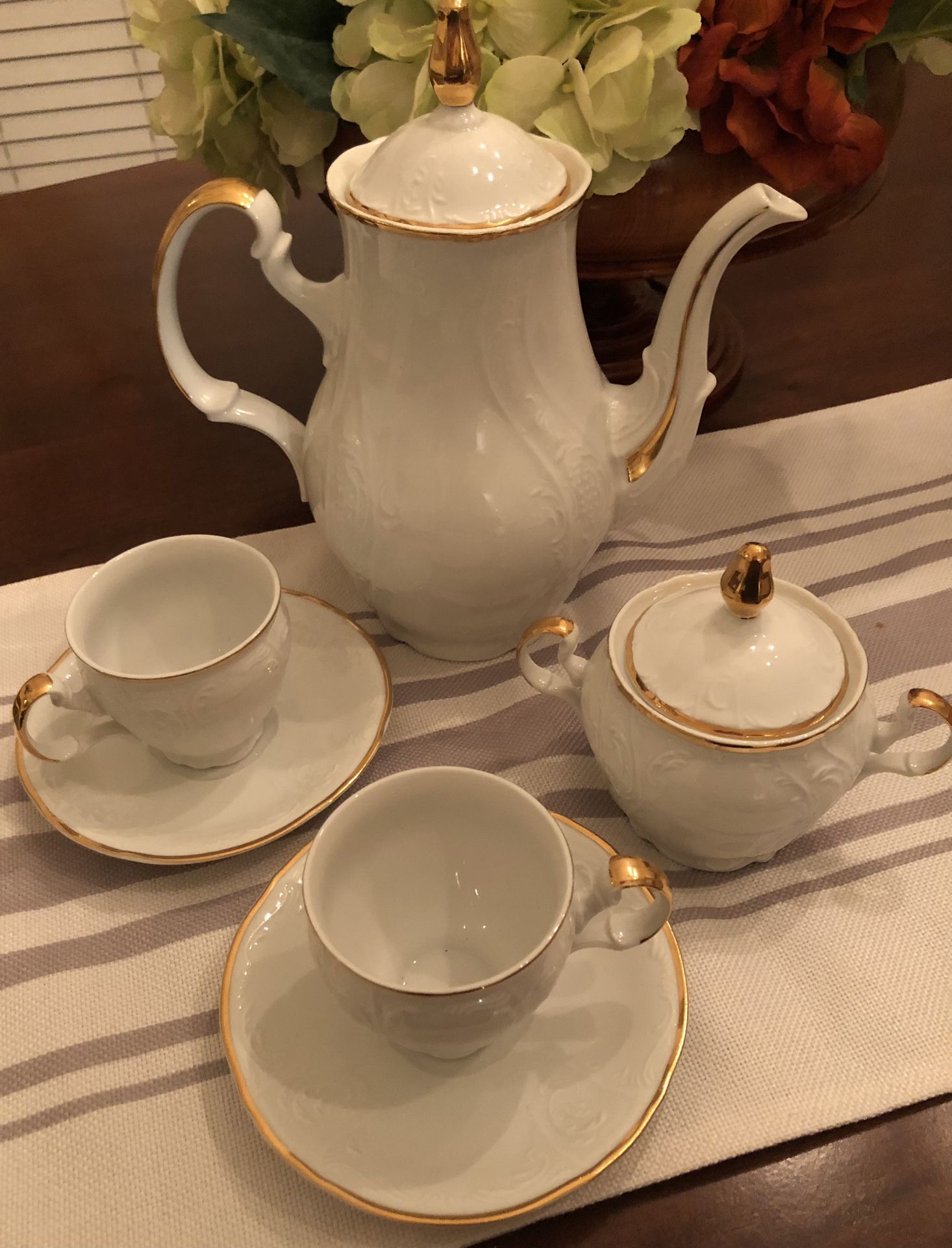 Bernadotte Ivory With Gold Trim Made In Czech Republic