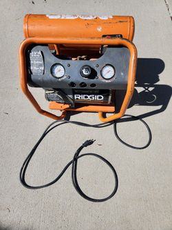 air compressor - Ridgid
4.5 gallon
150 PSI
21x17x19H"
$30