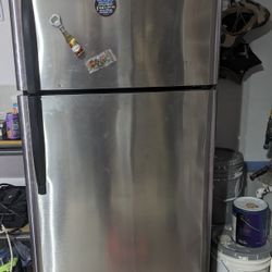 Refrigerator 