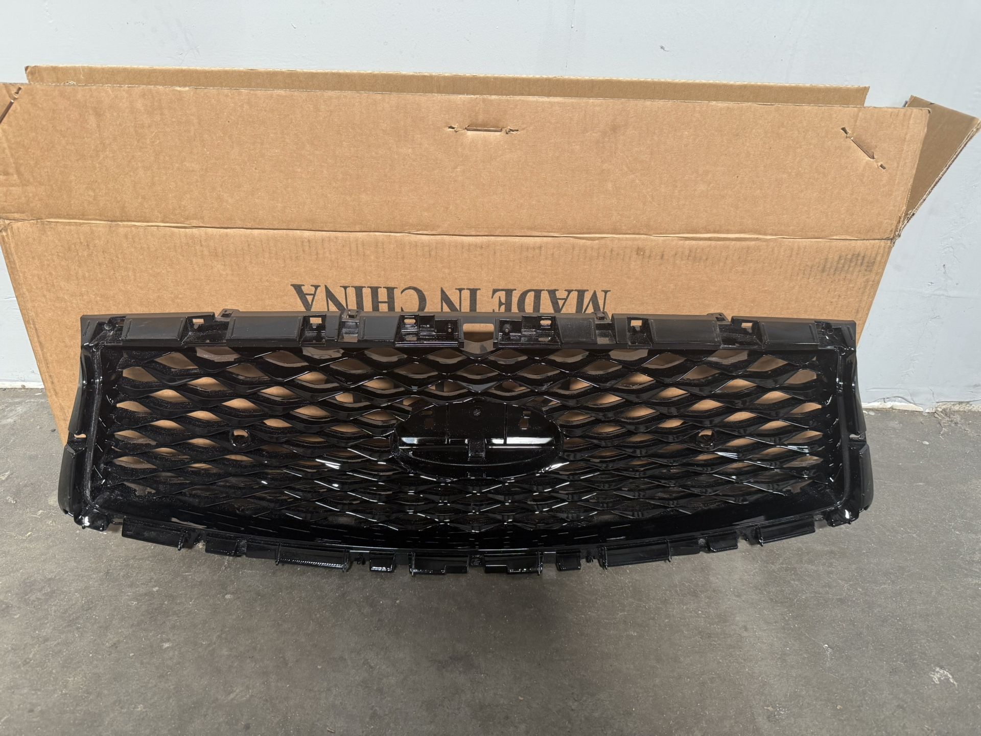 2018-2023 Infiniti Q50 Upper Front Grille
