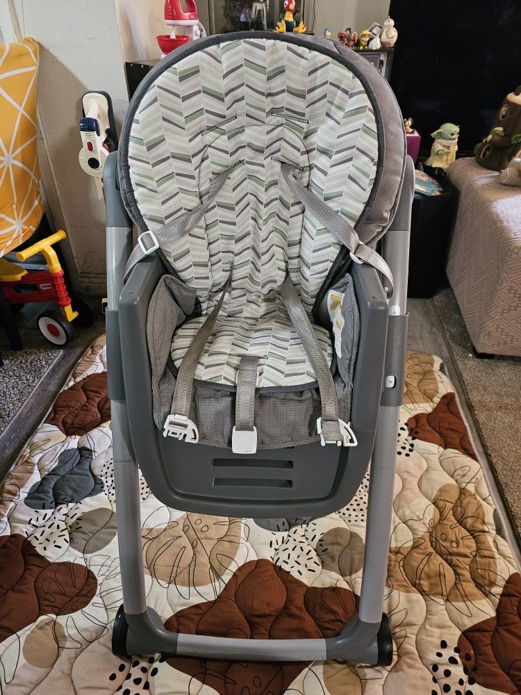 Graco 7in1 High Chair W/ Extra Cover