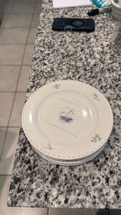 Set of decorative platea