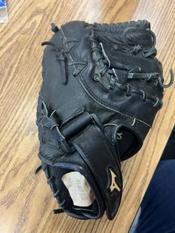 1st Base Glove ( Left Handed Thrower)