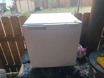 matsushita tr25r mini fridge