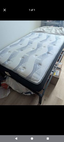 Bed frame twin and Queen