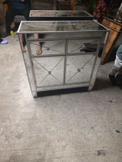 2 mirrored nightstand