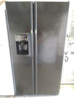 GE Black Refrigerator $300 With Warranty
