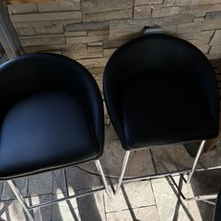 5 Chairs