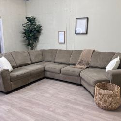 WE DELIVER! 🚚 - Bernie & Phyl’s Grayish Brown Modern Deep-Seated U Sectional Couch with Chaise