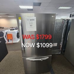 33 In. W 26. Cu. Ft. Bottom Freezer Refrigerator W/multi Air Flow And Smart Cooling