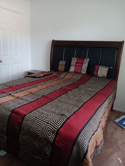 Queen size Bedroom