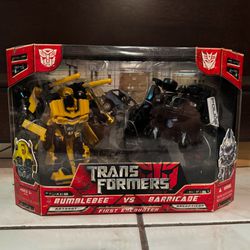 Transformers (2007) Deluxe Bumblebee Vs Barricade - First Encounter