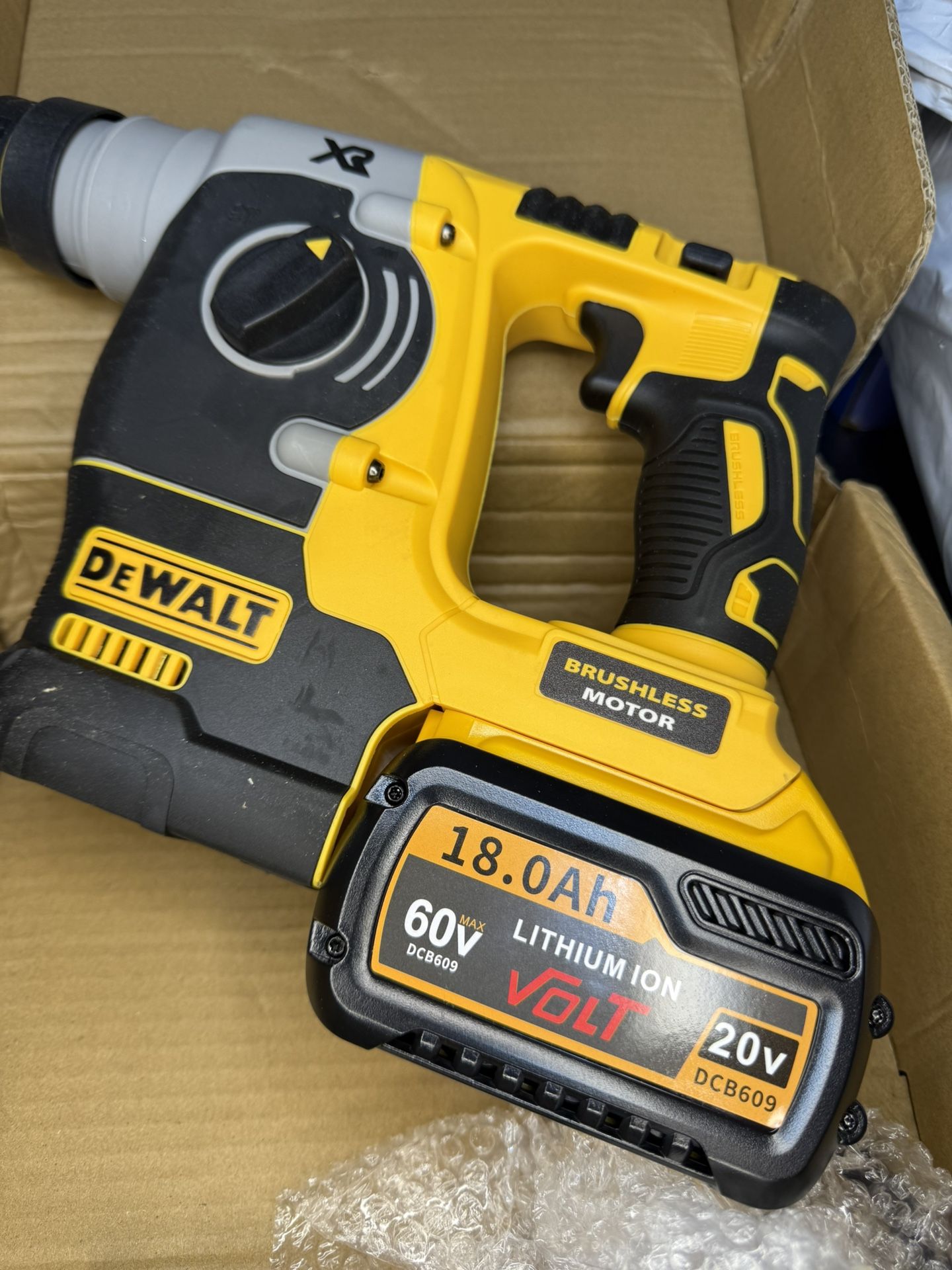 DEWALT New 18V/20V MAX SDS PLUS L Rotary Hammer Drill Brushless Cordless Impact Hammers Tool Only