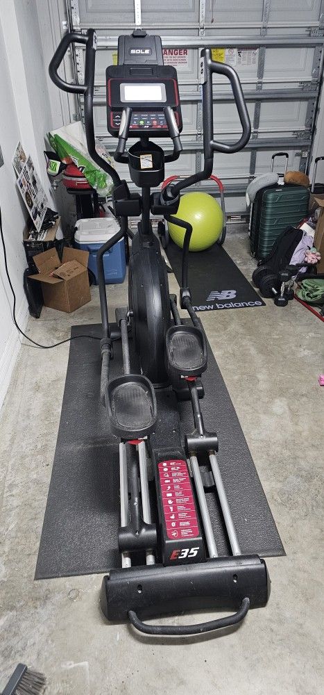 SOLE ELIPTICAL LIKE NEW