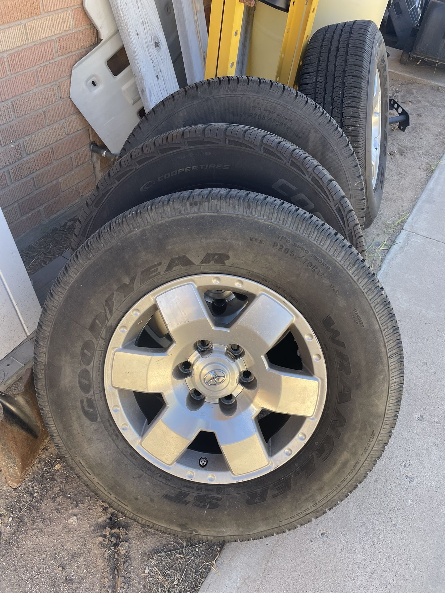 Fj Cruiser Wheels And Tires 17 Inch for Sale in El Paso, TX OfferUp