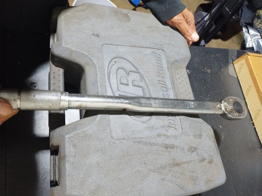 1/2 In Drive Torque Wrench