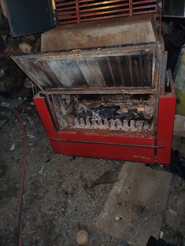 Vintage Efel Kamina Wood stove. for Sale in Kent, WA OfferUp
