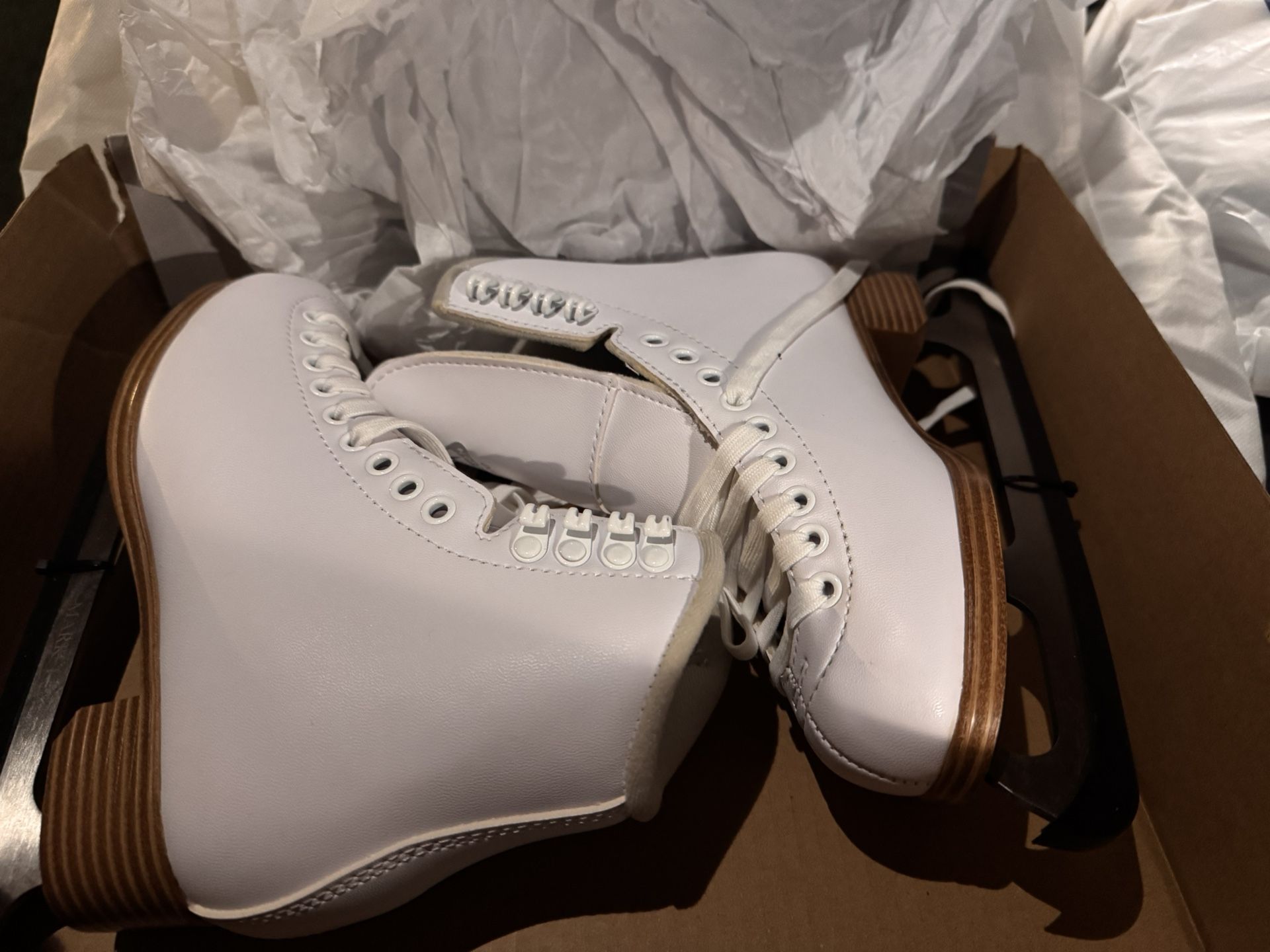 Jackson Ice Skate