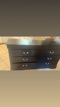 Dark wood dresser 6 drawers