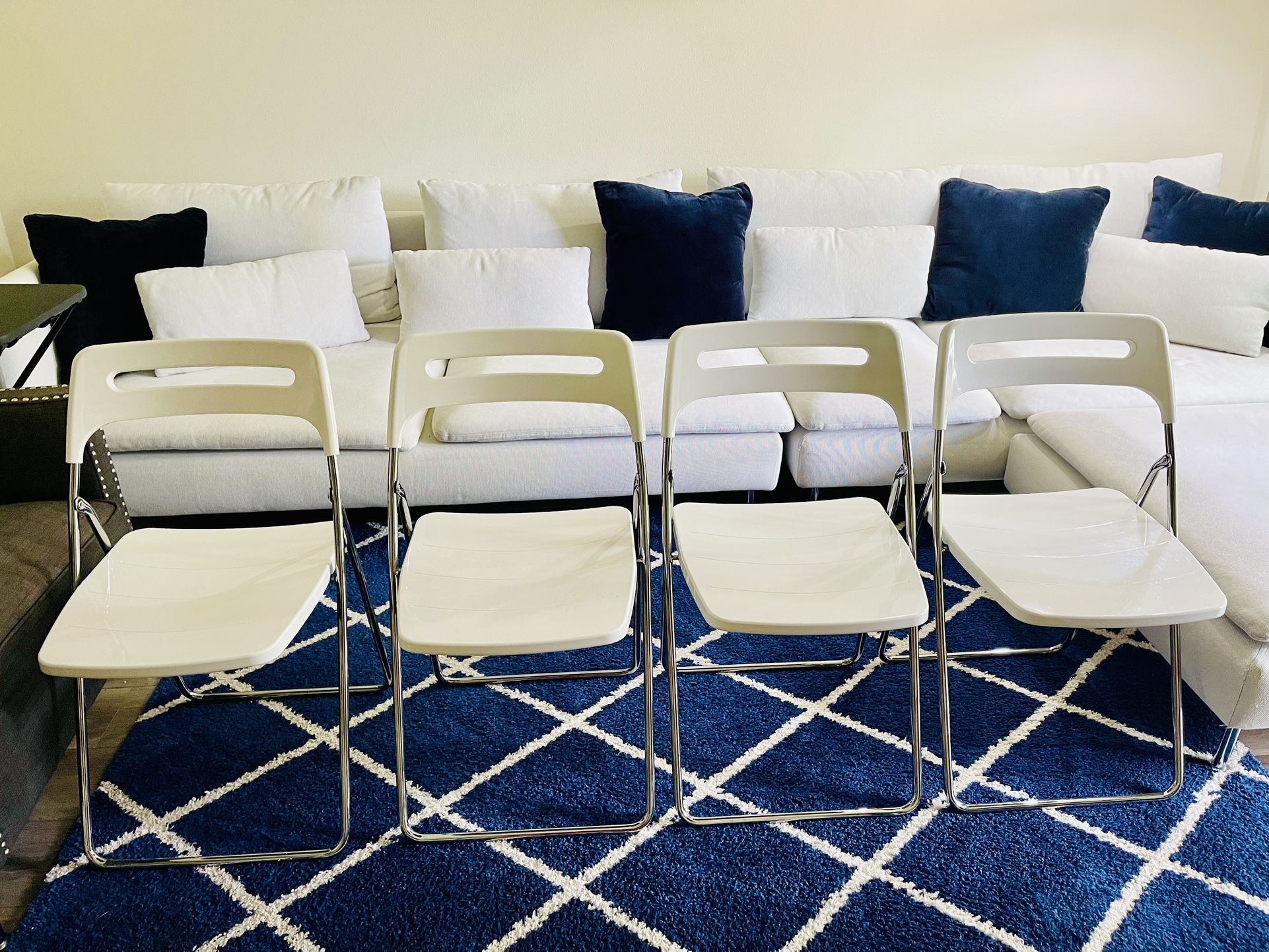 Glossy white Folding Chairs