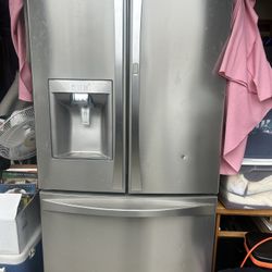 Refrigerator 
